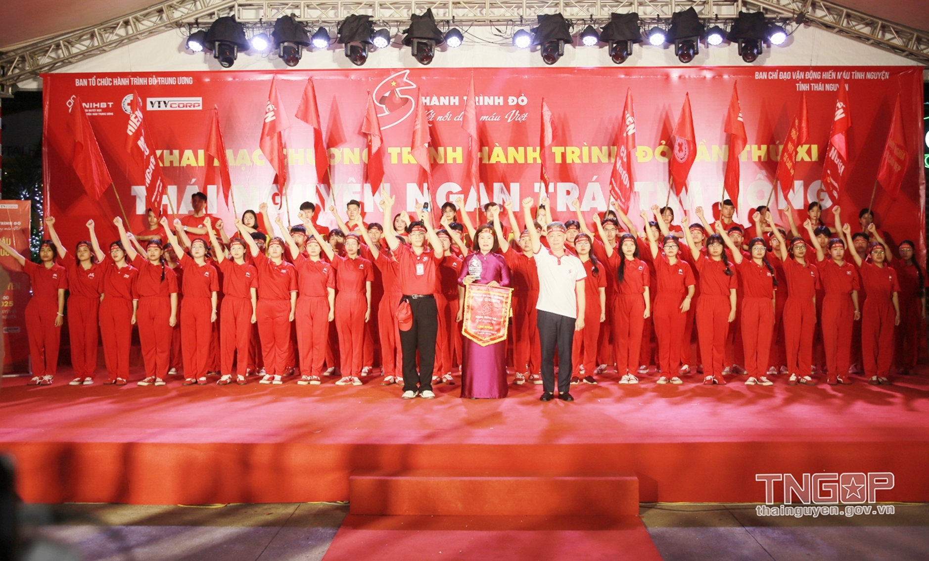 Chi cục QLTT tỉnh Thái Nguyên tích cực hưởng ứng chương trình “Hành trình Đỏ - Kết nối dòng máu Việt” năm 2025
